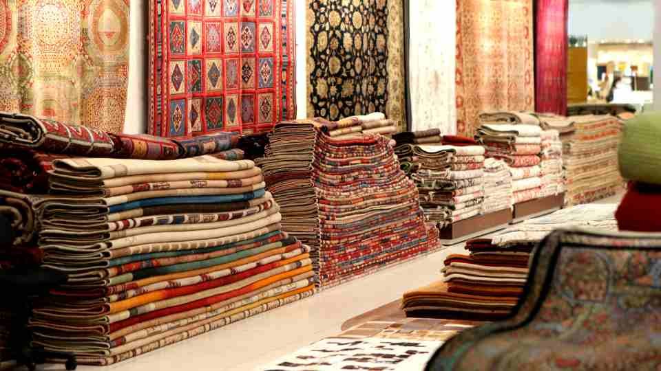 Why Are Persian Rugs So Expensive? A Rare Remark